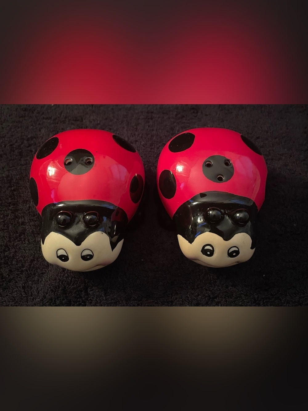 New Burton & Burton Red and Black Ladybug Salt&Pepper Shakers - Picture 5 of 6